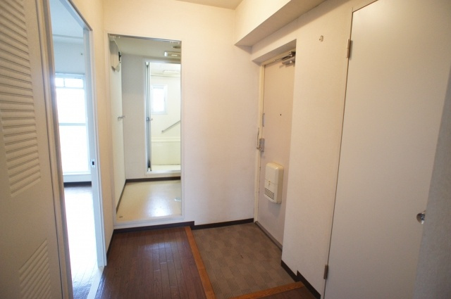 マノワール井野の玄関