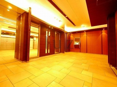 グレーシアパークス横浜関内のエントランス
