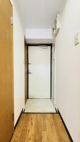 キャンパスシティ太宰府の玄関|別号室タイプ