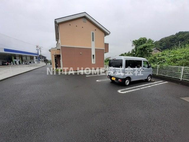 ラーピハイツⅡの駐車場|敷地内駐車場になります★
