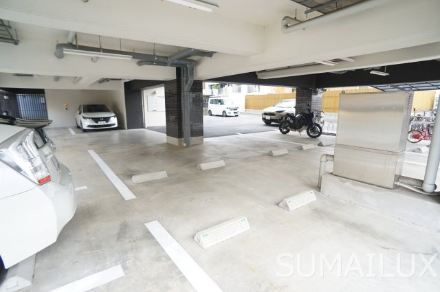 ホワイトステージ水前寺駅の駐車場