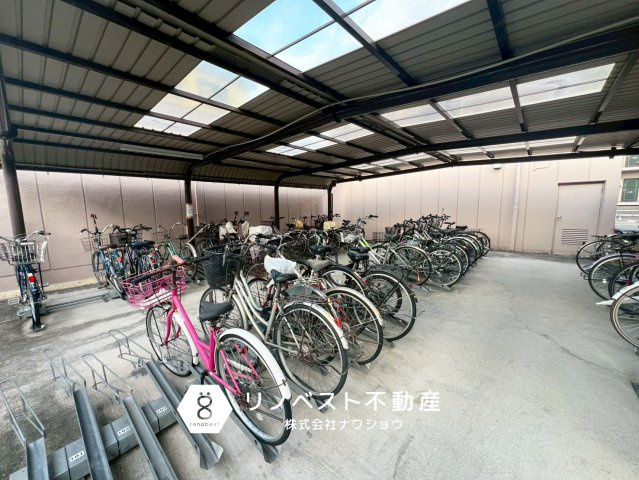 若江岩田スカイハイツの駐輪場|【リノベスト不動産】弊社では売却のご相談も受付中！まずは一度ご相談ください♪