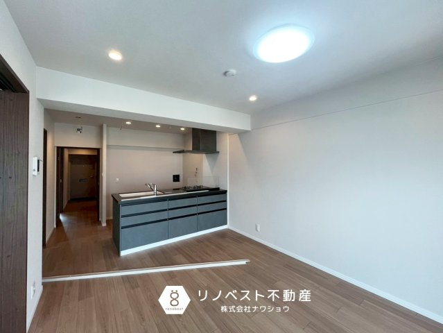 若江岩田スカイハイツの居間・リビング|約１３帖のＬＤＫ♪２居室と隣接しているため、生活動線がスムーズです♪