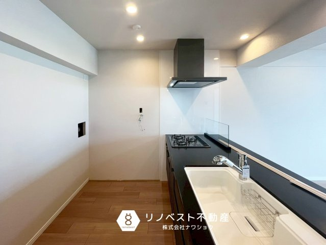 若江岩田スカイハイツのキッチン|フラットタイプなので作業スペースがしっかり確保されています◎