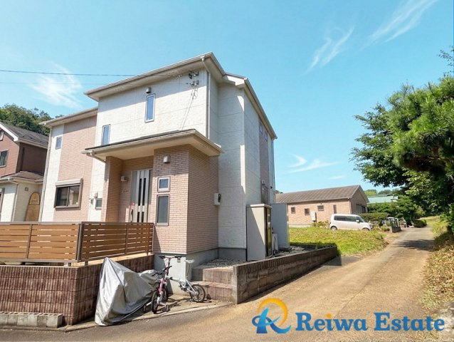 中古戸建　茅ヶ崎市芹沢の前面道路含む現地写真