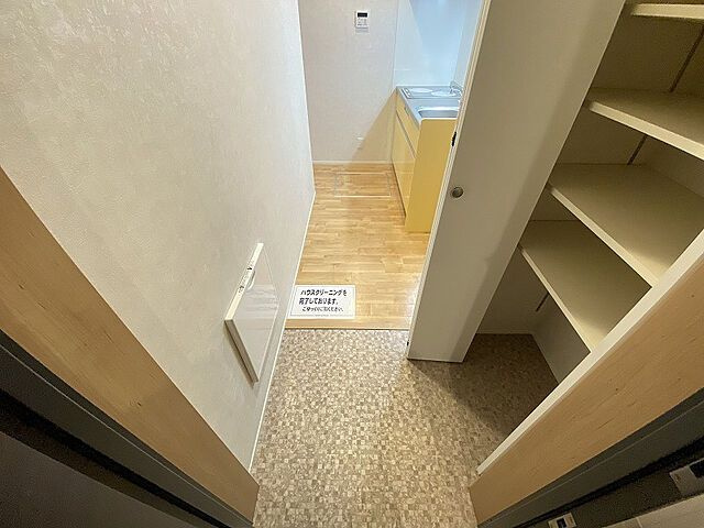 レイ　レ　ラヴィの玄関