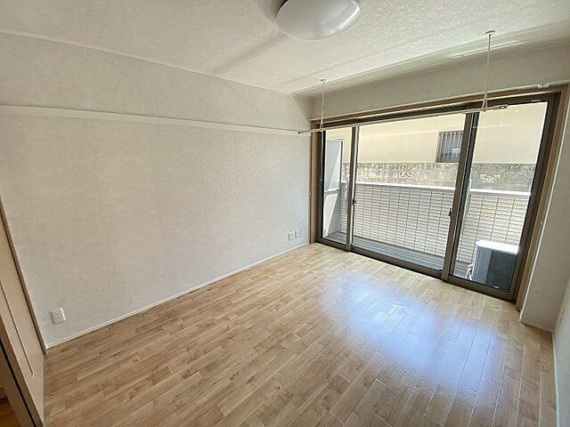 レイ　レ　ラヴィ
