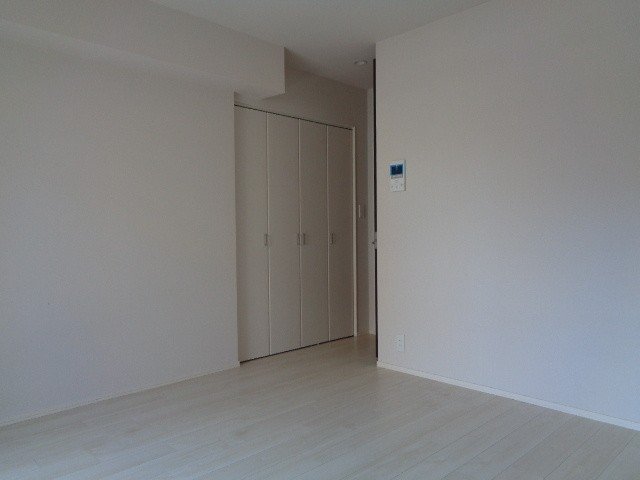 ＤＥＬＩＣＩＯＵＳ　ＬＩＦＥ　ＡＰＡＲＴＭＥＮＴＳの洋室
