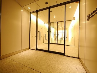 ザパークハビオ横浜東神奈川のエントランス