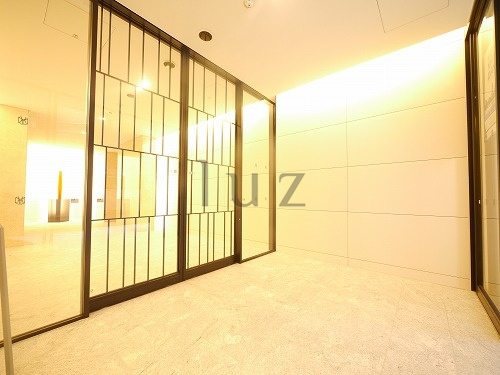 ザパークハビオ横浜東神奈川のエントランス
