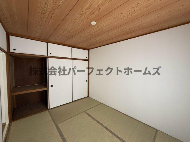 山田池パークハイツ1の和室|柔らかい畳が心地よい和室
