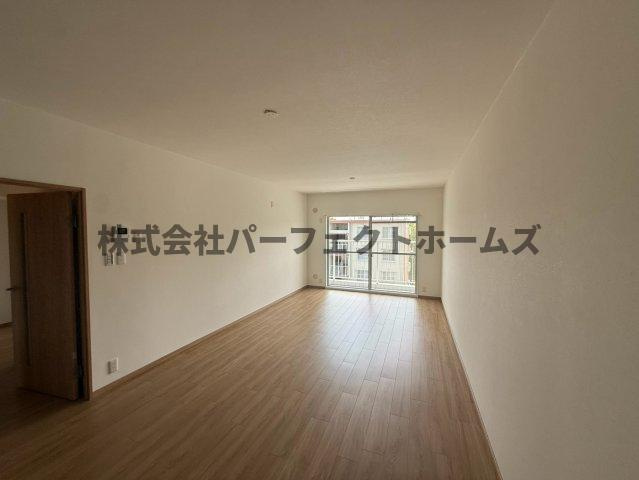 山田池パークハイツ1の居間・リビング|使いやすいリビングです
