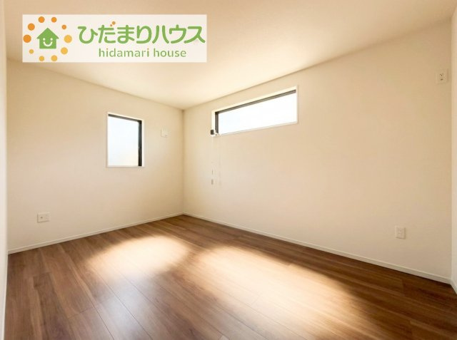 【寝室】 | 土浦市板谷6期　新築戸建 | 広めの主寝室は、ベッドの他にもパソコンデスクやドレッサーなども置けちゃいます(*^-^*)