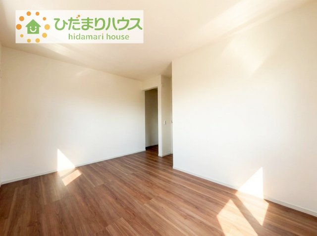 【寝室】 | 土浦市板谷6期　新築戸建 | 天井の高い主寝室♪ゆっくりと過ごせる大人のくつろぎ空間！
