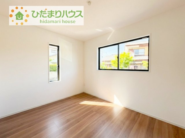 【洋室】 | 土浦市板谷6期　新築戸建 | 窓が多く、明るい空間を演出してくれます(*^^*)