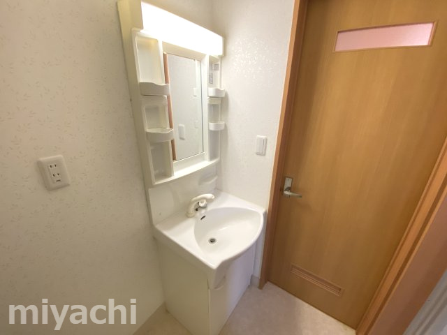 Maison du JUNEの洗面所