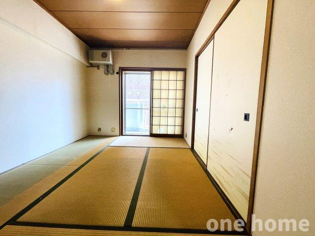 シャトー新大阪の和室|◆約6.0帖和室（南東側）です！
◆スーパー・ドラッグストア・コンビニが近くにたくさんございます！毎日のお買い物が便利な立地です！