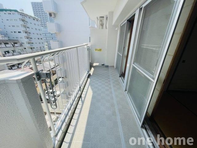 シャトー新大阪のバルコニー|◆南側バルコニーにつき陽当たり良好です！
◆格子タイプの手すりのため、通風を確保しやすいのが嬉しいですね！