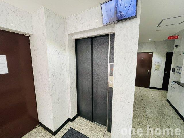 シャトー新大阪のその他共用部分|◆エレベーターには防犯カメラが設置され、セキュリティー面に配慮されています！