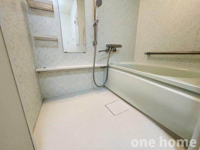 シャトー新大阪の浴室|◆浴室です！
◆【即日内覧会開催中】土日はもちろん！平日仕事終わりの内覧も可能です！