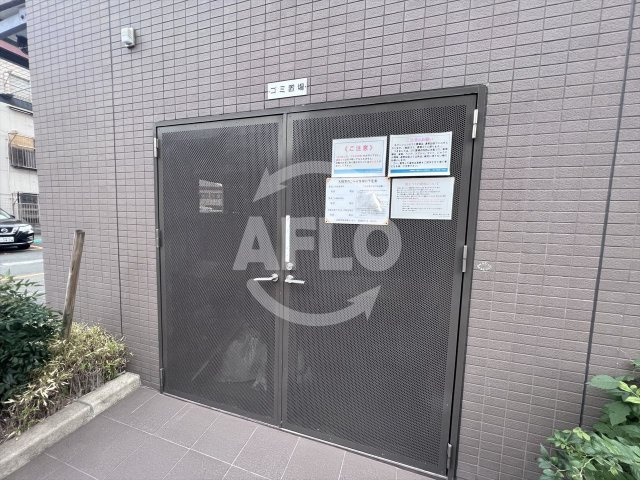 コード　ナチュレのエントランス|コード　ナチュレ　ゴミ置き場