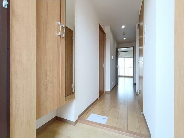 アスコット新田東の玄関