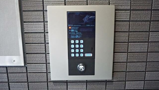 アスコット新田東のエントランス