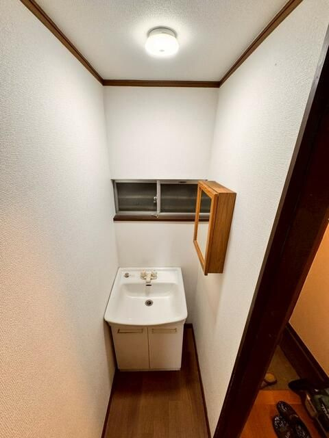 板橋区西台２丁目１６番・戸建の洗面所
