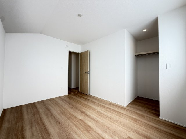 うるま市喜仲（全3棟）3号棟の洋室|※同仕様写真です