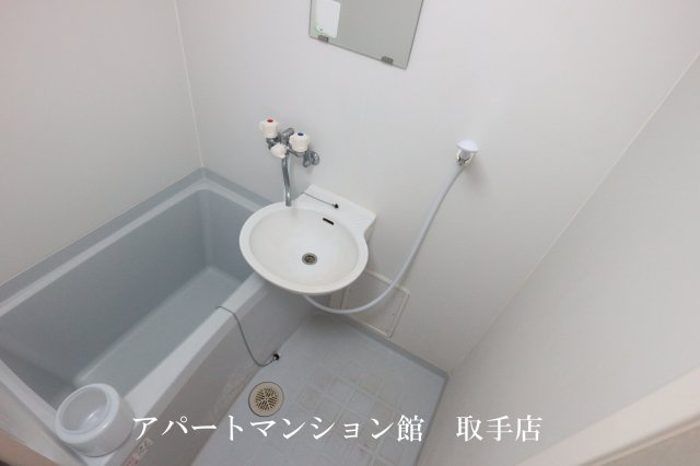 レオパレスメルベーユの浴室|画像5