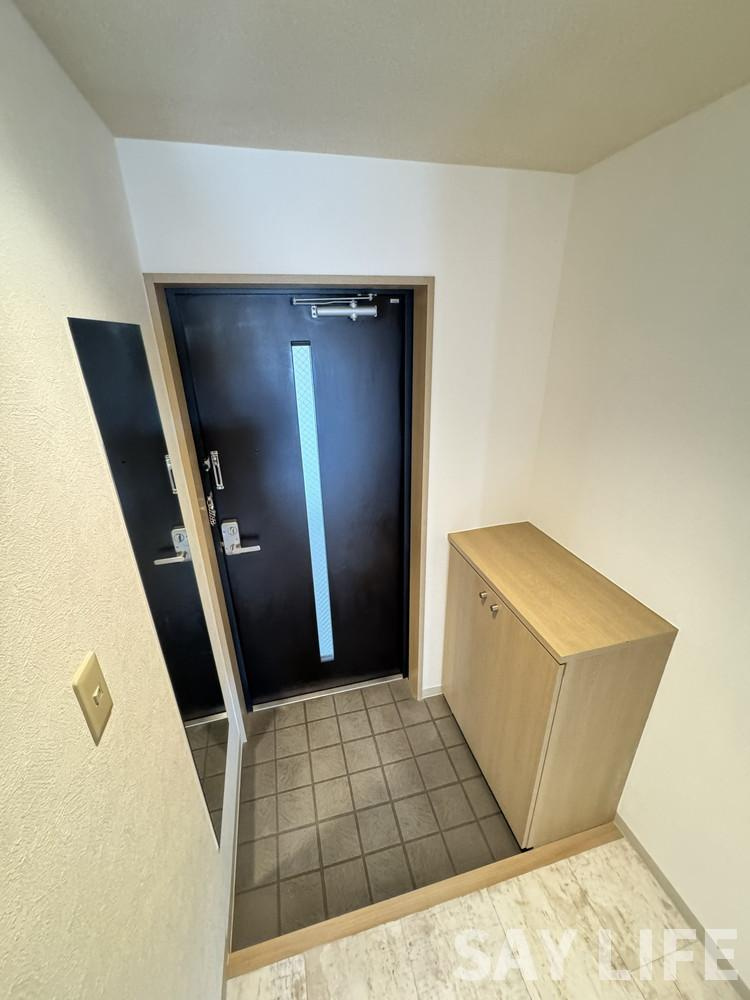カーサフィオーレ弐番館の玄関