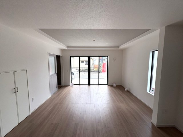 南区赤坪町新築戸建の居間・リビング