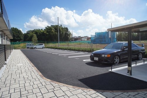 サン・クレールの駐車場