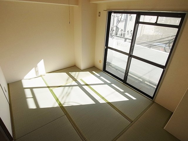KY上沢の内装|採光注ぐ明るい和室