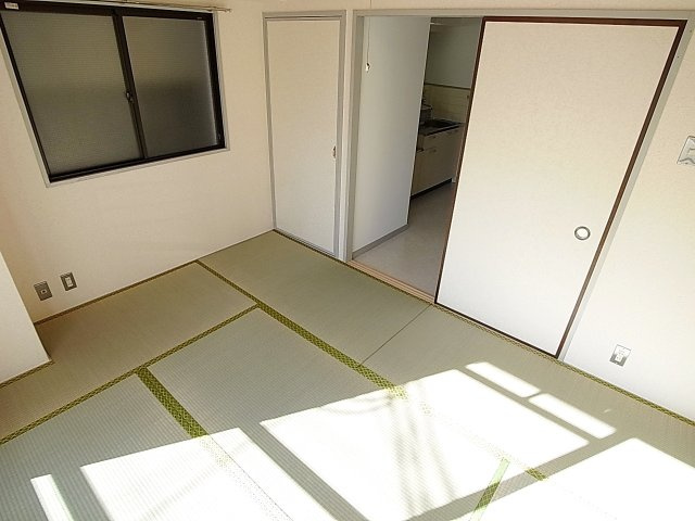 KY上沢の内装|６帖の和室。畳、落ち着きます