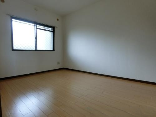 ロイヤルハイツ博多南の洋室|寝室としても、子供部屋としても活用できます。