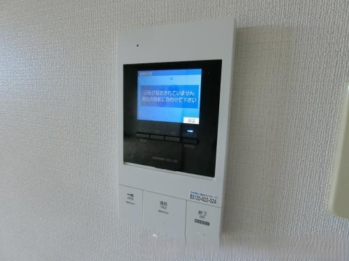 ロイヤルハイツ博多南のセキュリティ|ＴＶモニター付きインターホン、防犯にも安心です♪