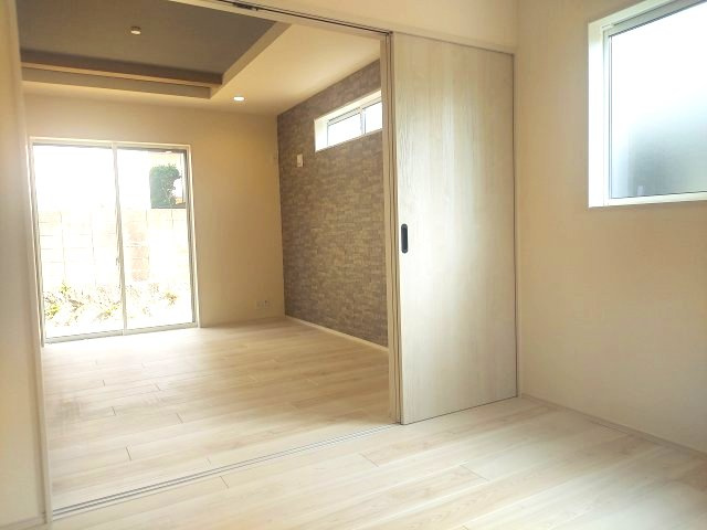 宝塚市光ガ丘2丁目新築一戸建ての洋室|1階洋室約4.5帖