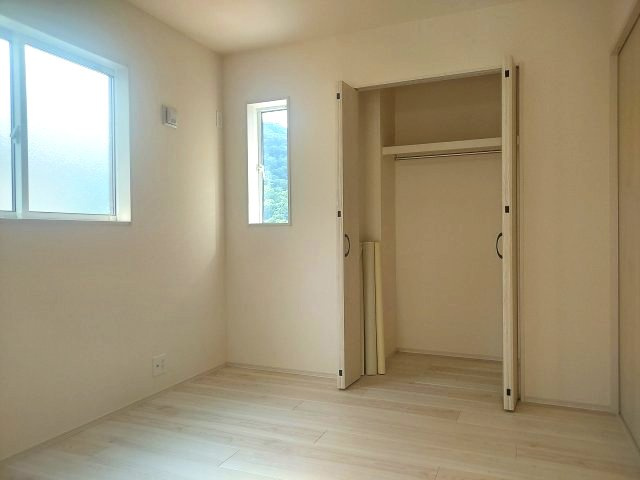 宝塚市光ガ丘2丁目新築一戸建ての洋室|1階洋室約4.5帖