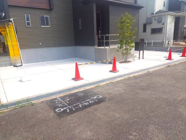 宝塚市光ガ丘2丁目新築一戸建ての駐車場|駐車スペース3台分有り
