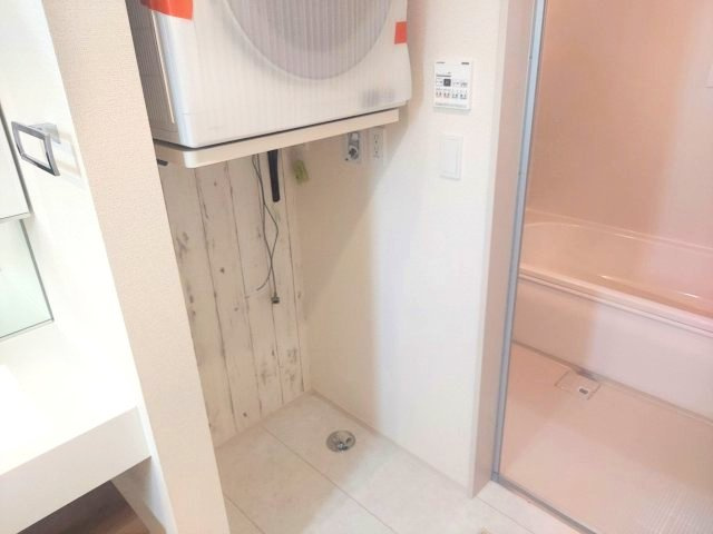 宝塚市光ガ丘2丁目新築一戸建ての洗面所|洗濯機置場