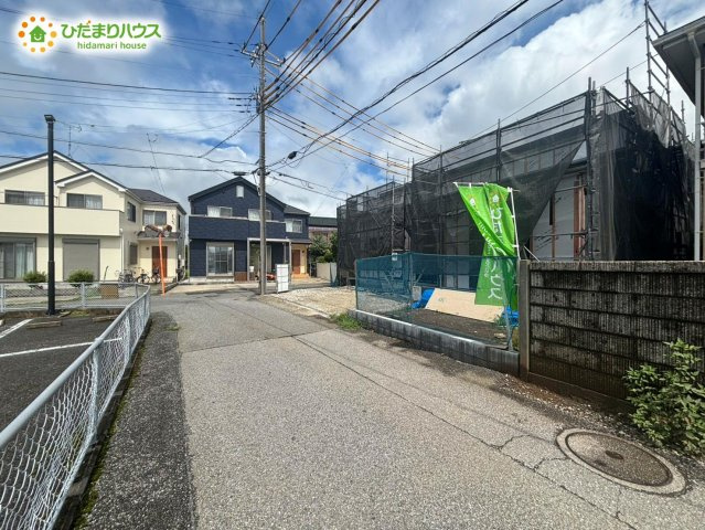 野田市中野台02期　新築戸建　2号棟の前面道路含む現地写真