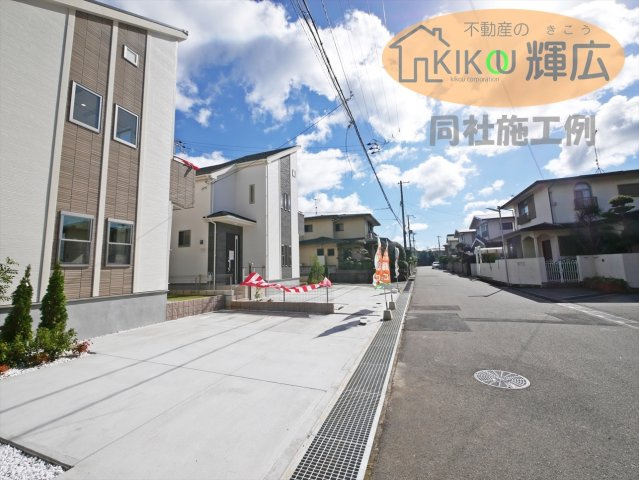 加古川市野口町坂元（全3棟）3号棟の駐車場|同社施工例です。
