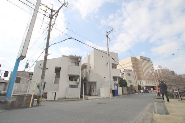 アラモード百年橋のエントランス