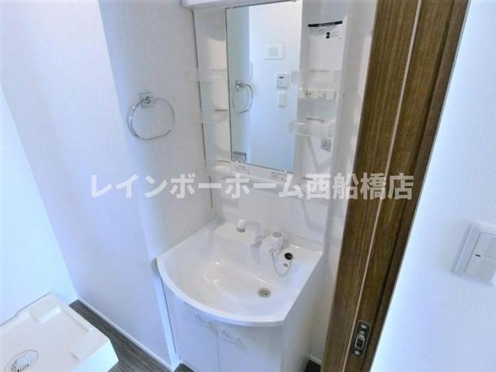習志野市香澄２丁目のアパートの洗面所
