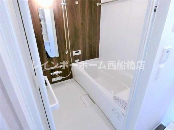 習志野市香澄２丁目のアパートの浴室