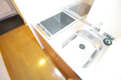 【キッチン】 | レオパレス唐崎ヶ丘 | 電気コンロがフラット仕様で、お手入れもしやすいです☆