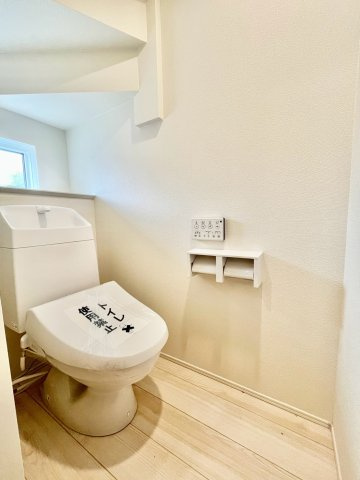 【仲介手数料無料】ふじみ野市苗間1期1棟―新築分譲住宅―全1棟―のトイレ|落ち着いた色調のトイレです