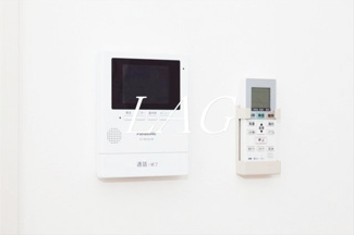 【セキュリティ】 | Casa K | モニター付きインターフォンです。