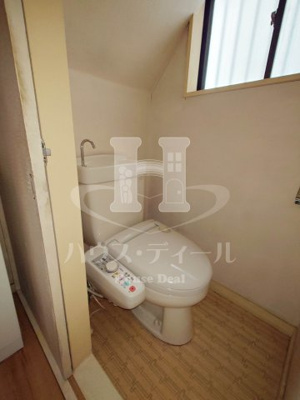 【トイレ】 | 志茂戸建 | ゆったりとした空間のトイレです